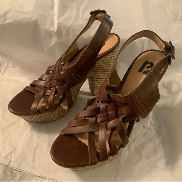 BROWN STRAPPY BRAIDED PLATFORM HEELS 8.5 BY R2 - Picture 12 of 12